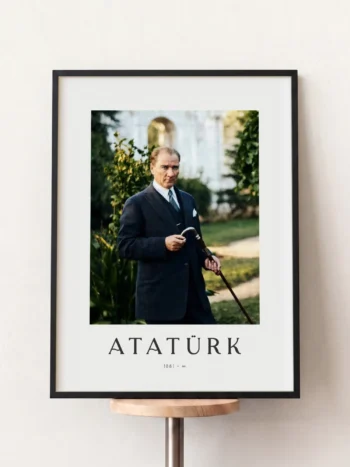 12103 ataturk siyah tablo 1.webp